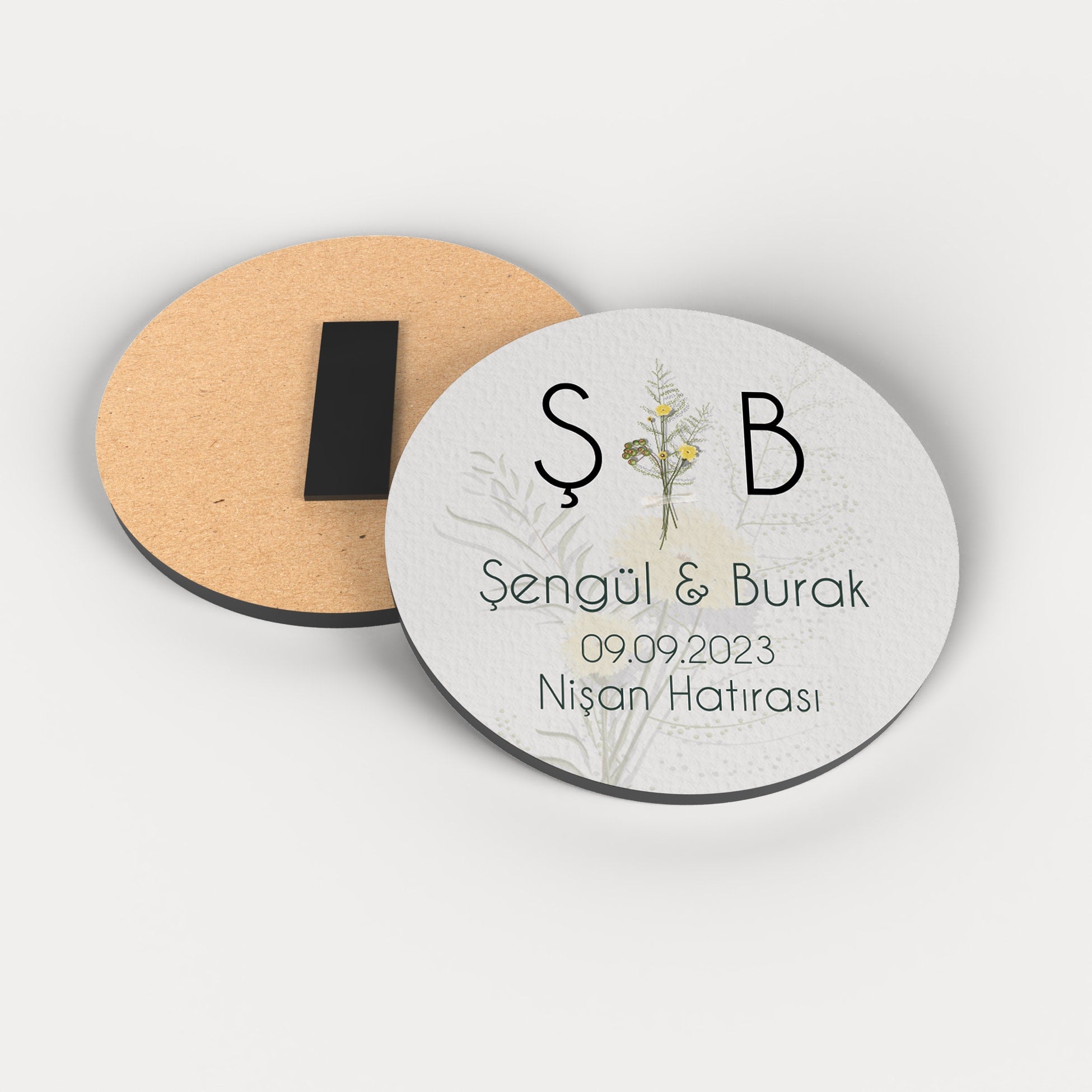 Harfli Çiçek Desenli Yuvarlak Ahşap Magnet