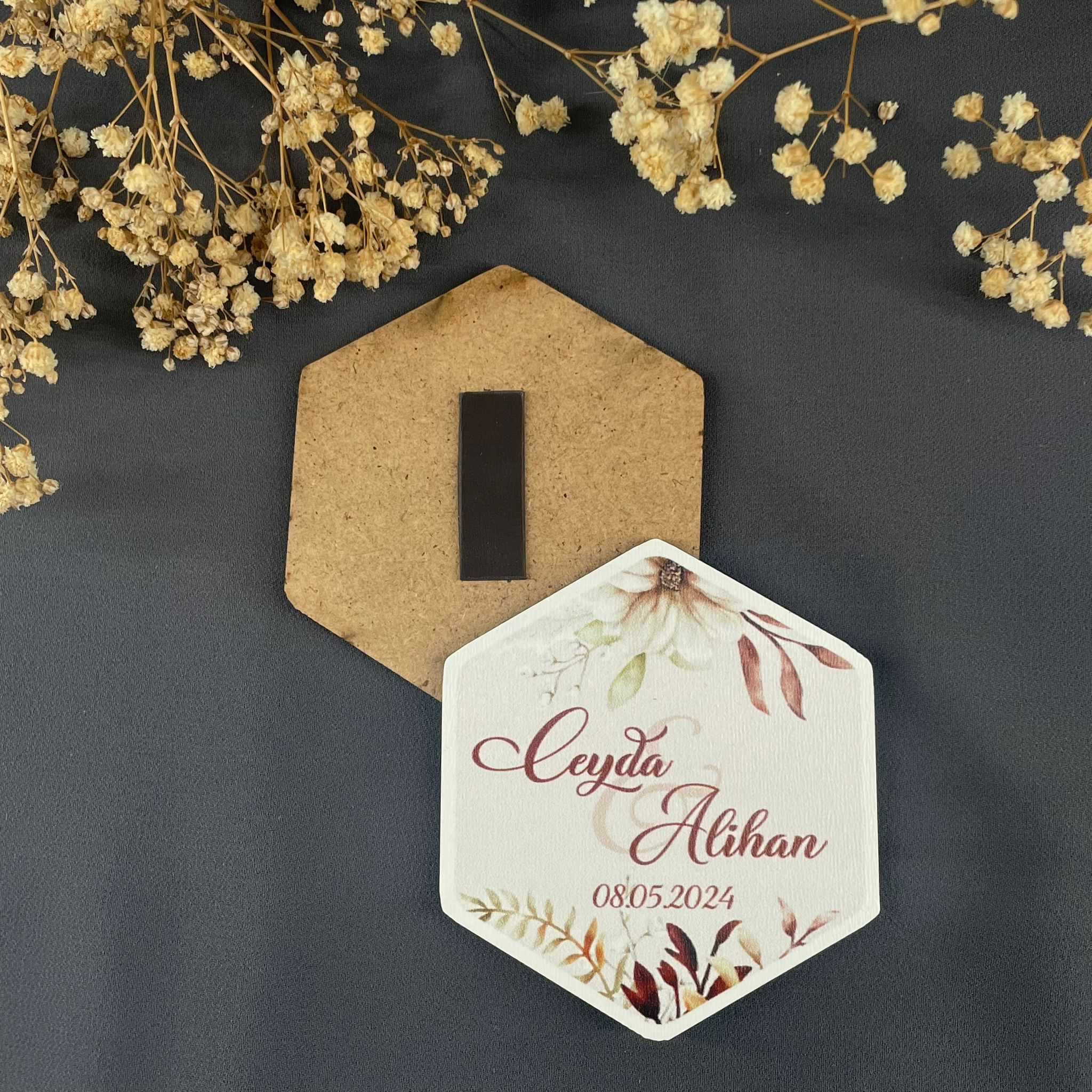 Çiçek Desenli Altıgen Kesim Ahşap Magnet