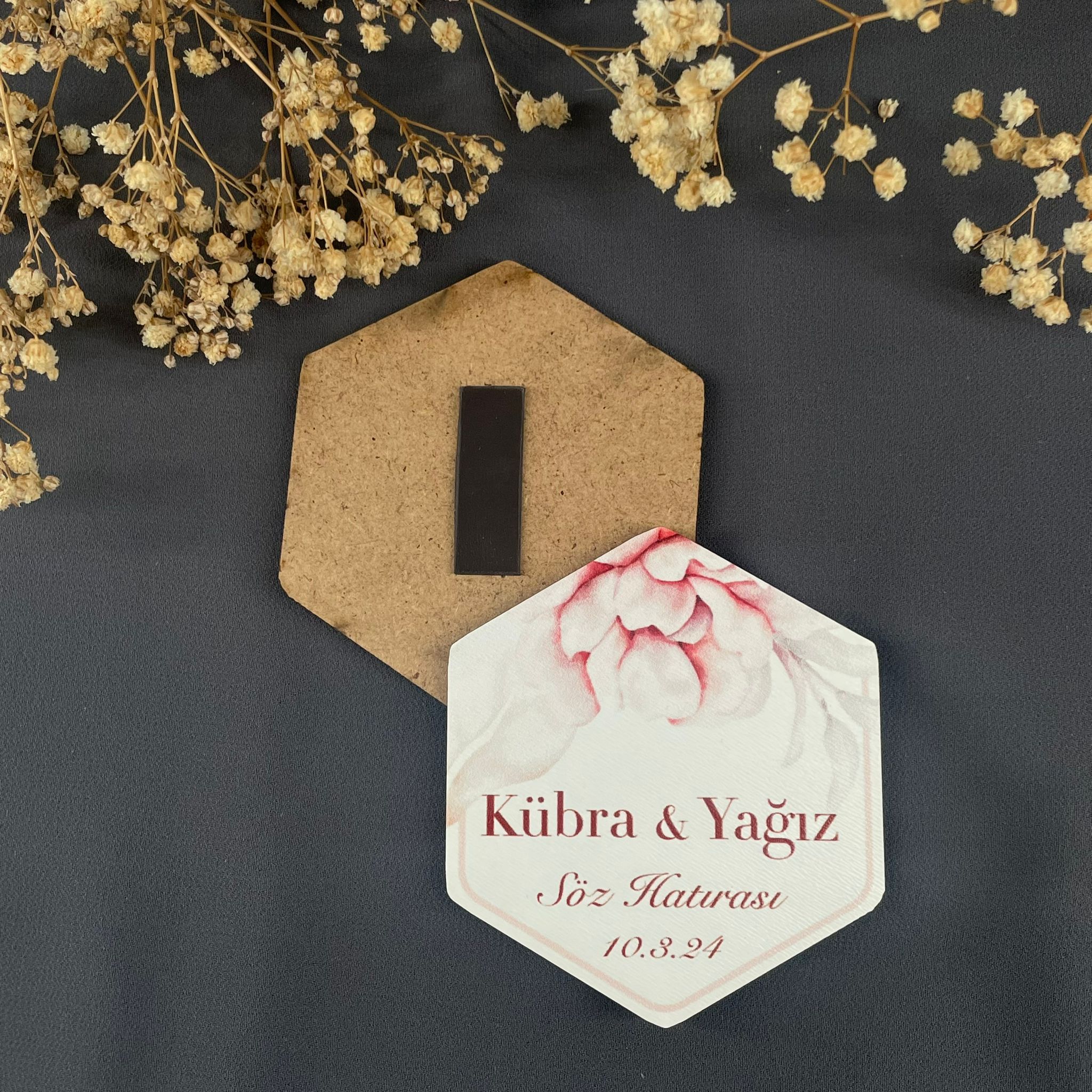 Çiçek Desenli Altıgen Kesim Ahşap Magnet