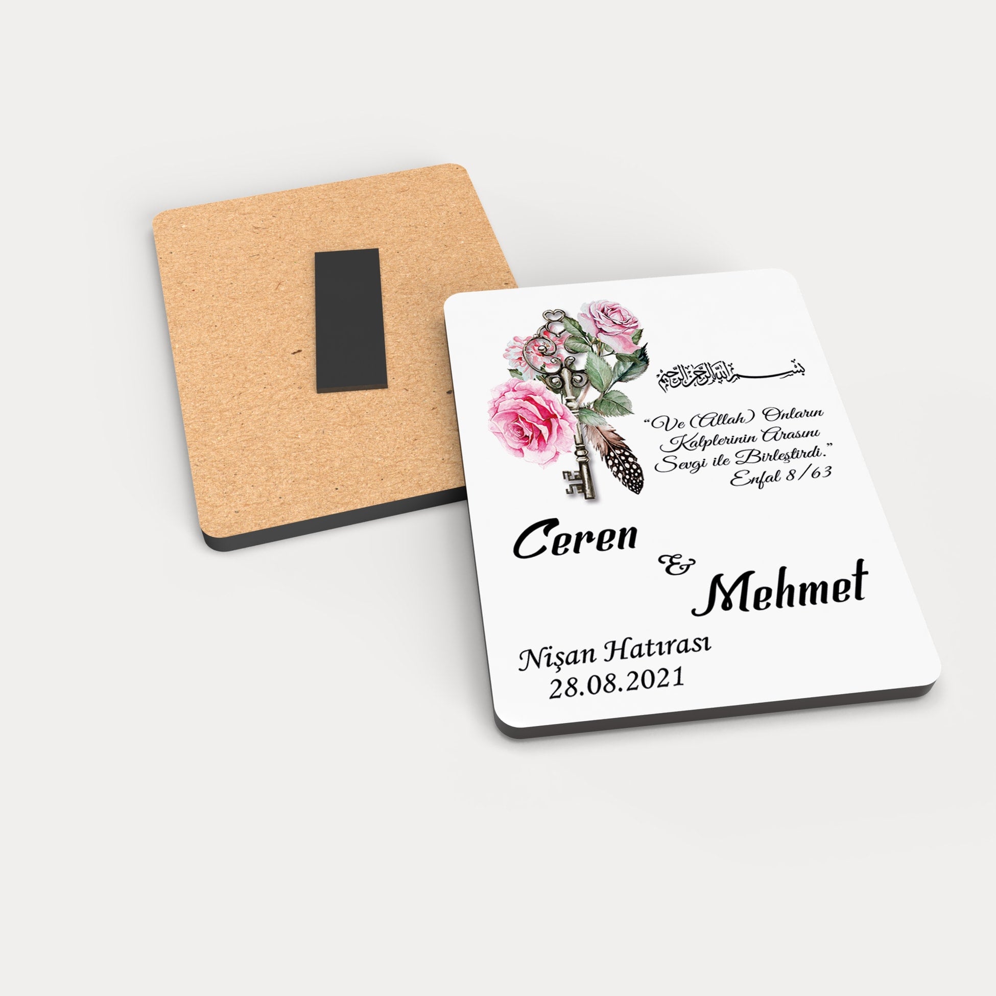 Çiçekli Anahtar Desenli Ahşap Magnet