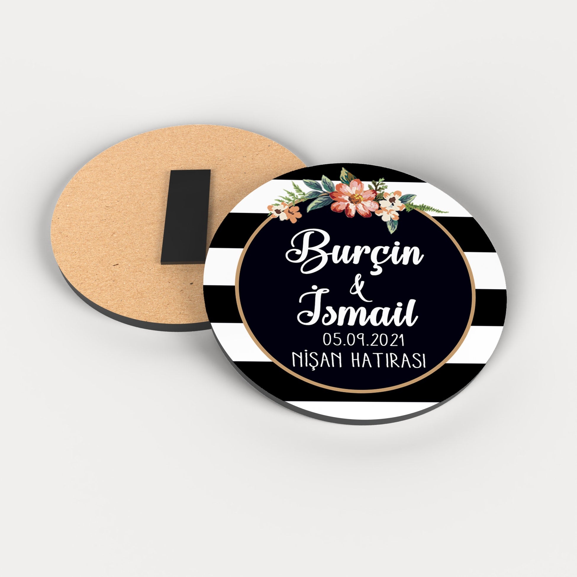 Siyah Beyaz Çiçek Desenli Yuvarlak Ahşap Magnet