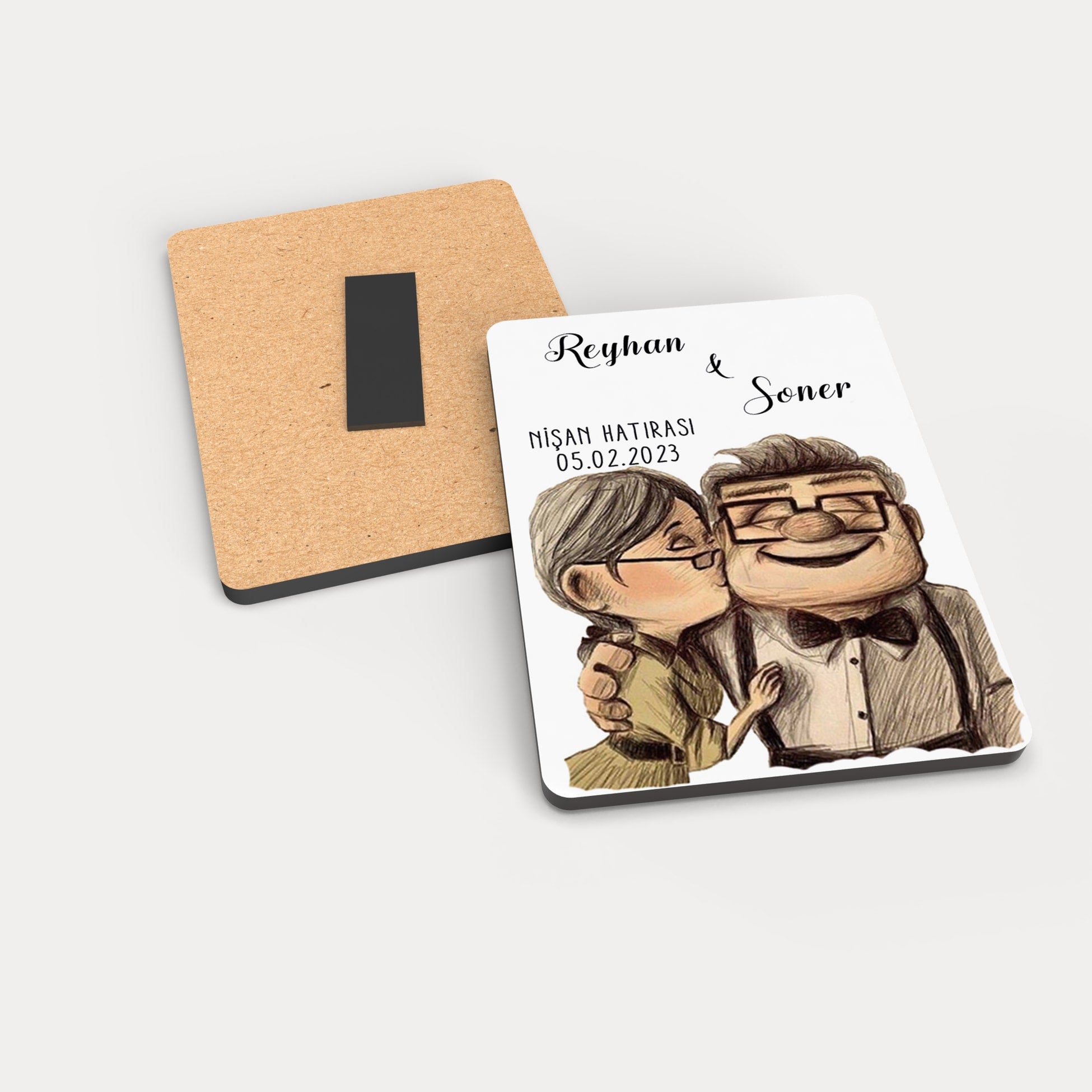Up Temalı Ahşap Magnet