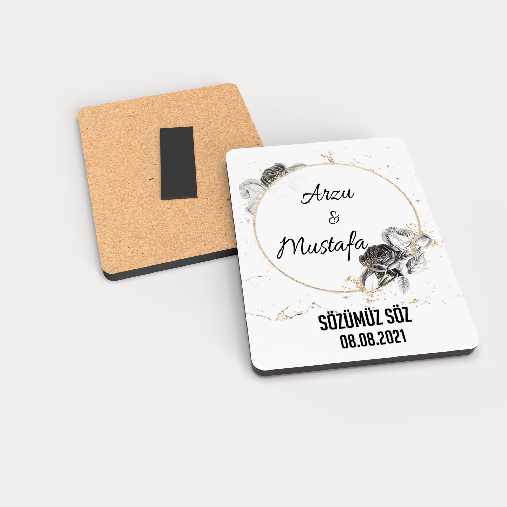 Siyah Gül Çelenk Desenli Ahşap Magnet
