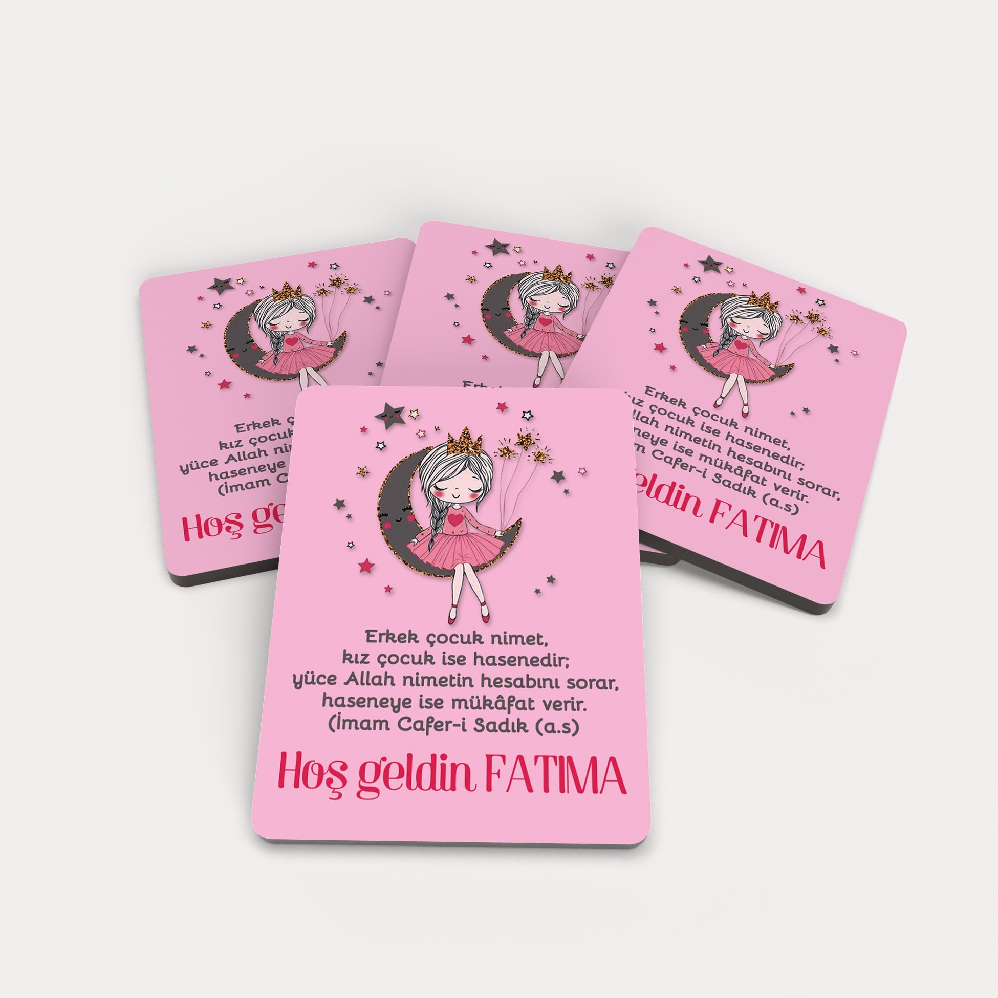 Ayda Oturan Kız Temalı Ahşap Magnet